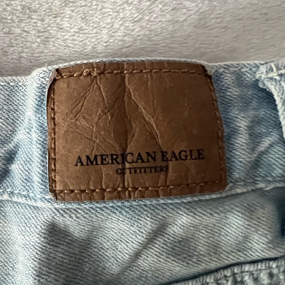 American Eagle Outfitters Light Wash Distressed Denim Cutoff Shorts - Picture 9 of 12
